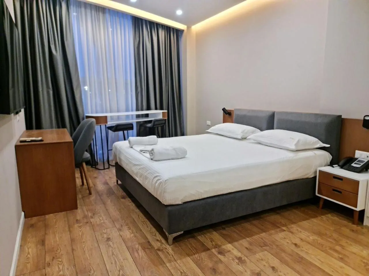 Star Hotel astir Yzberishti 2*,  Albania