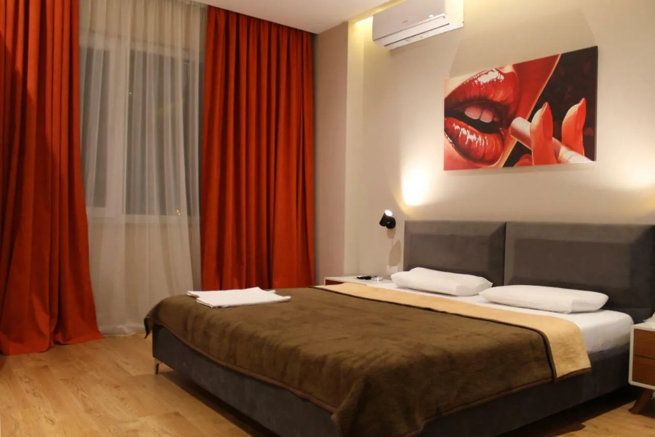 Star Hotel astir Yzberishti